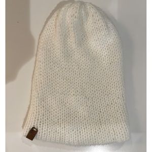 Warm, thick-knit slouchy beanie